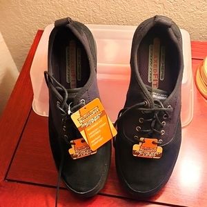 Skechers Memory Foam Gilbey Black lace up shoes NIB Men's 10